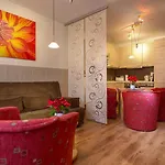 아파트 H&h Im Herzen Der Stadt Teilweise Mit Balkon Ruhig Zentral Modern Mit Kueche *