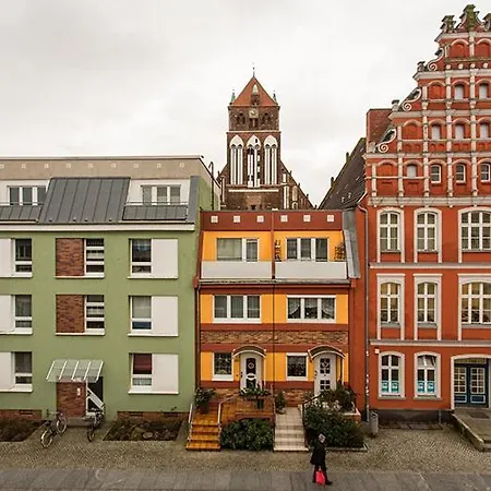 H&h Im Herzen Der Stadt Teilweise Mit Balkon Ruhig Zentral Modern Mit Kueche Apartament Greifswald