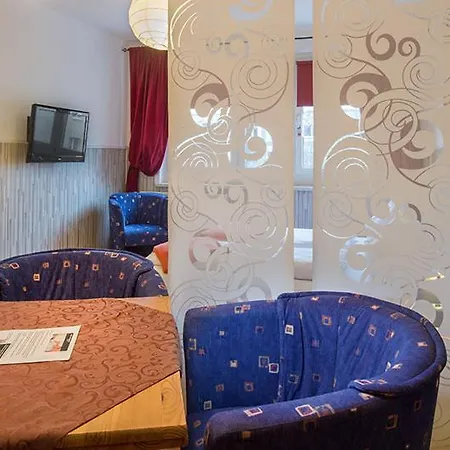 Apartament H&h Im Herzen Der Stadt Teilweise Mit Balkon Ruhig Zentral Modern Mit Kueche