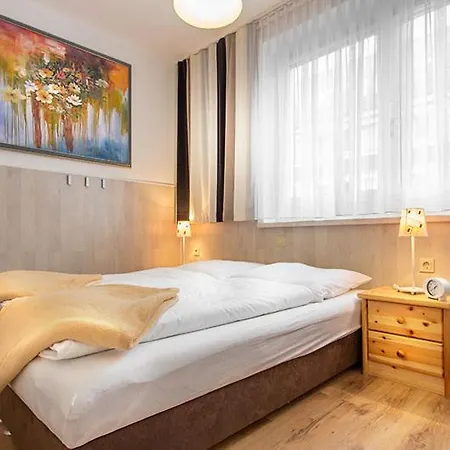 Apartament H&h Im Herzen Der Stadt Teilweise Mit Balkon Ruhig Zentral Modern Mit Kueche *