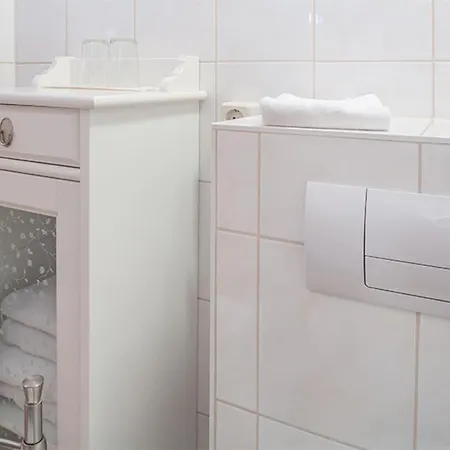 H&h Im Herzen Der Stadt Teilweise Mit Balkon Ruhig Zentral Modern Mit Kueche Apartment Greifswald