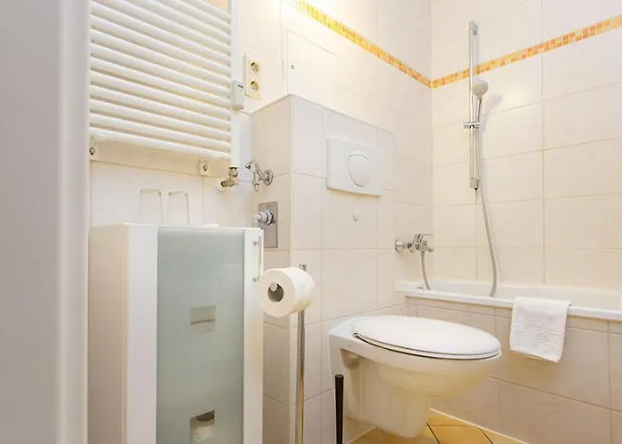 H&h Im Herzen Der Stadt Teilweise Mit Balkon Ruhig Zentral Modern Mit Kueche Διαμέρισμα