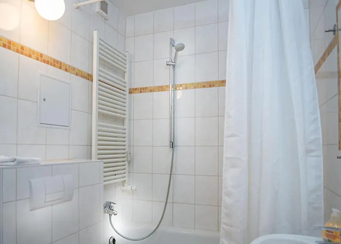 Διαμέρισμα H&h Im Herzen Der Stadt Teilweise Mit Balkon Ruhig Zentral Modern Mit Kueche Γκράιφσβαλντ