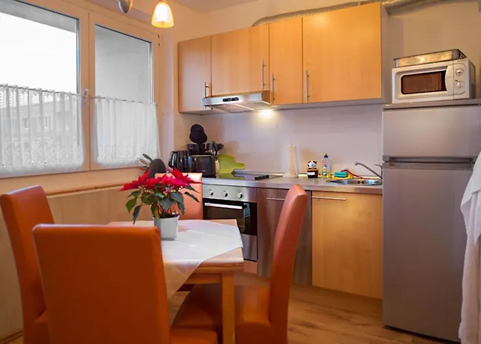 H&h Im Herzen Der Stadt Teilweise Mit Balkon Ruhig Zentral Modern Mit Kueche