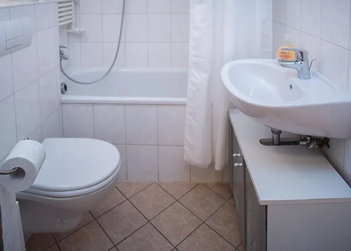 H&h Im Herzen Der Stadt Teilweise Mit Balkon Ruhig Zentral Modern Mit Kueche Διαμέρισμα